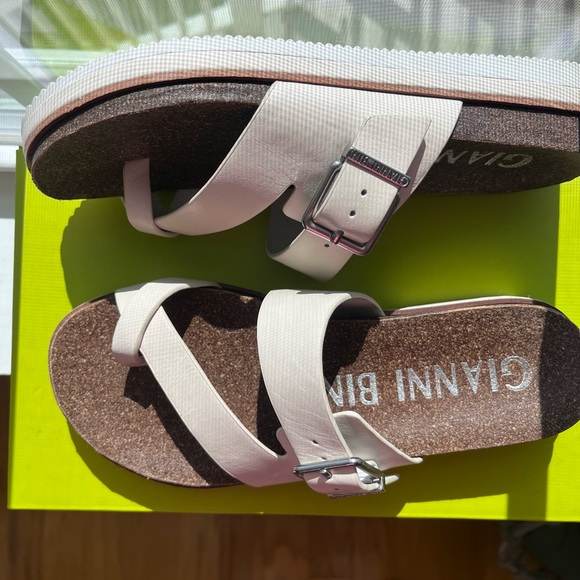 Gianni Bini Klaudy Size 7.5. Color Cloud White Like new, only worn a few times. - Picture 2 of 5